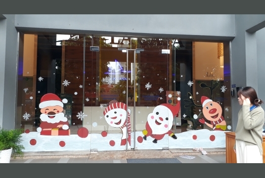 Tranh Trang Trí Noel Tại Chung Cư Lasaca